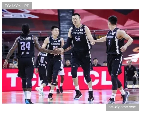 尤因篮下挡拆拉开防守差距 提升球队内线得分效率